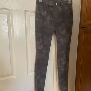 Uniqlo tie dye gray stretchy jeans